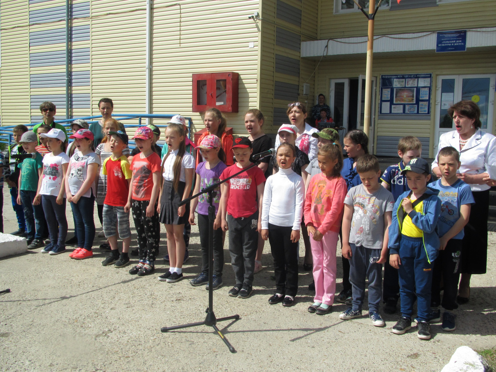 детский хоря Нялинской средней школы.JPG