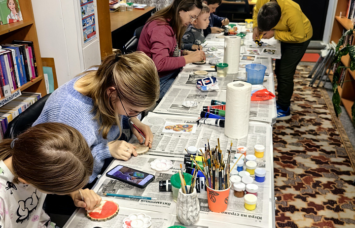 Роспись деревянных спилов